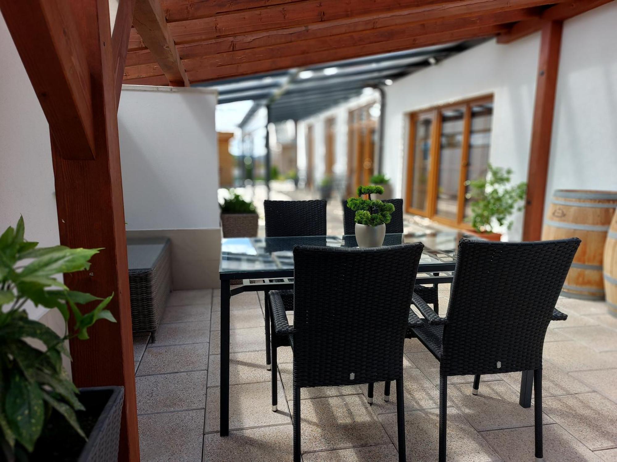 Village Romantic Apartments Near Cesky Krumlov (Adults Only) Strizov Dış mekan fotoğraf